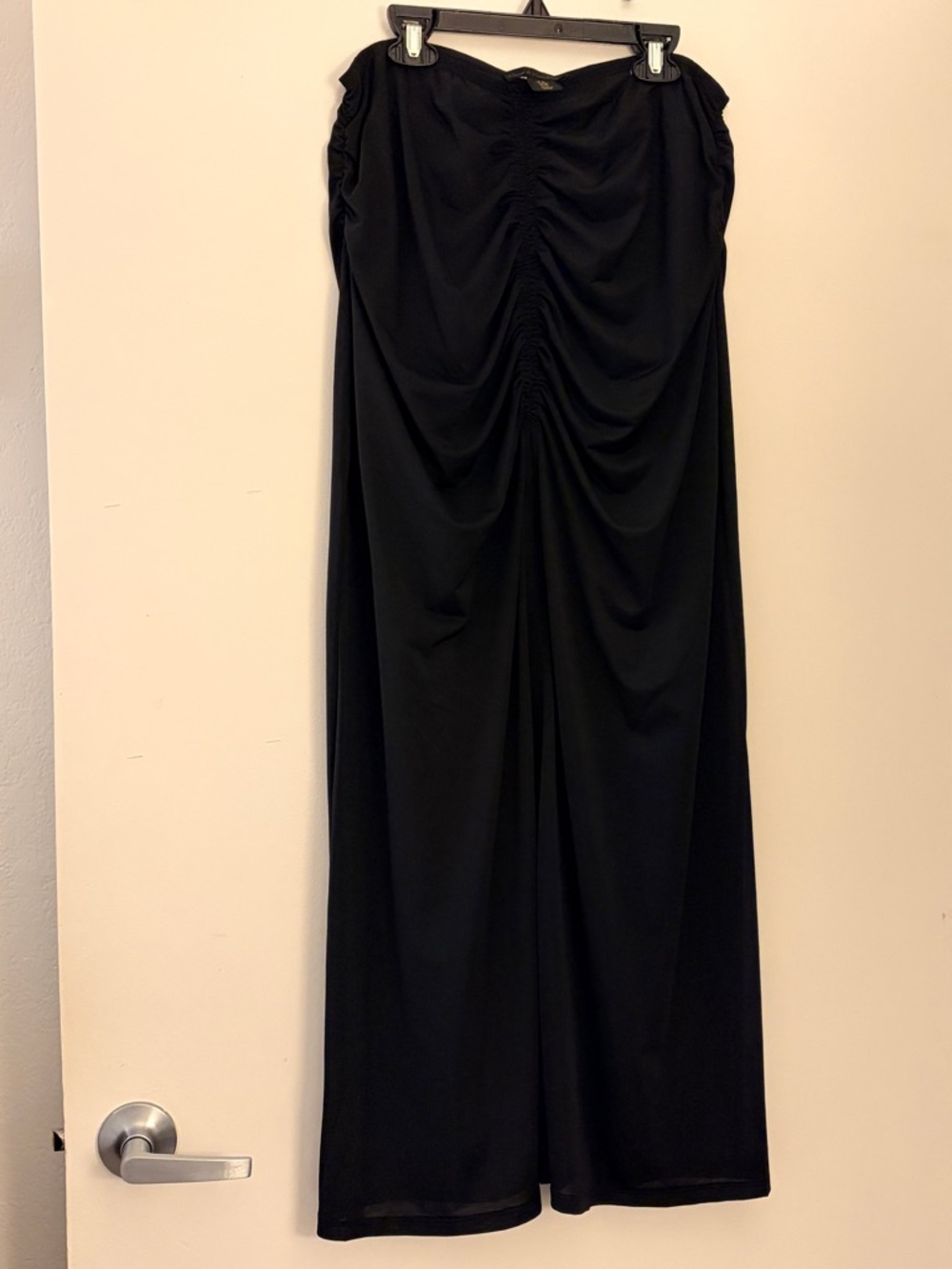House of Harlow Black Ruched Maxi skirt